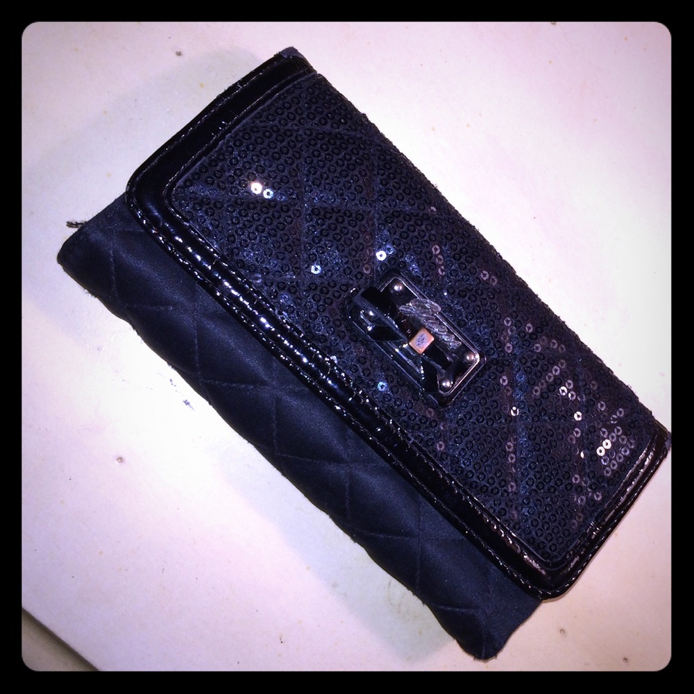 Guess wallet